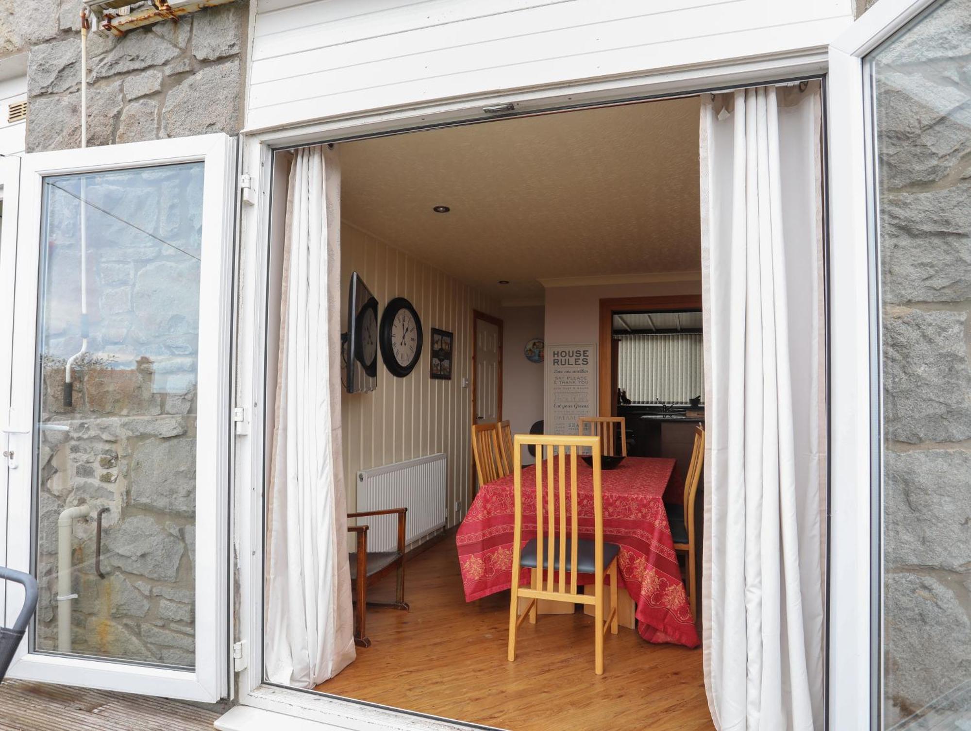 Hillside Villa Pwllheli Exterior photo